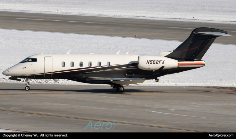 Photo of N562FX - FlexJet Bombardier Challenger 350  at DTW on AeroXplorer Aviation Database