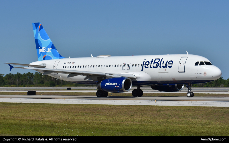 Photo of N637JB - JetBlue Airways Airbus A320 at MCO on AeroXplorer Aviation Database