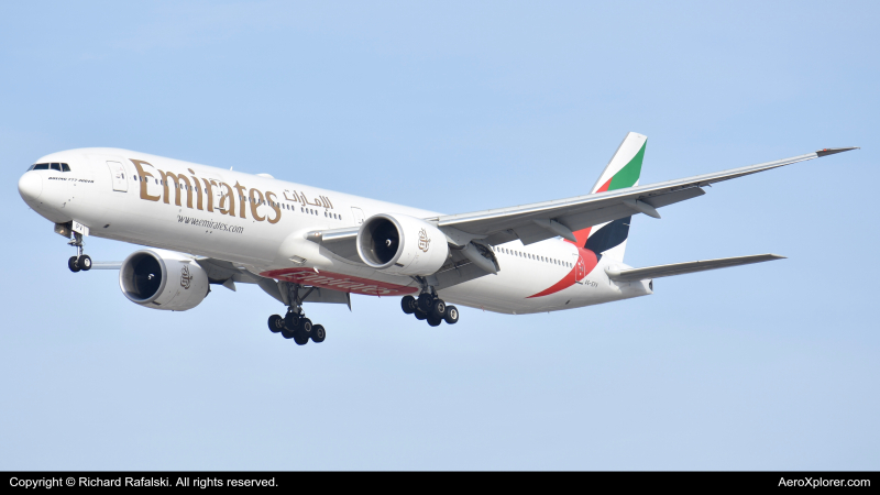Photo of A6-EPV - Emirates Boeing 777-300ER at ORD on AeroXplorer Aviation Database