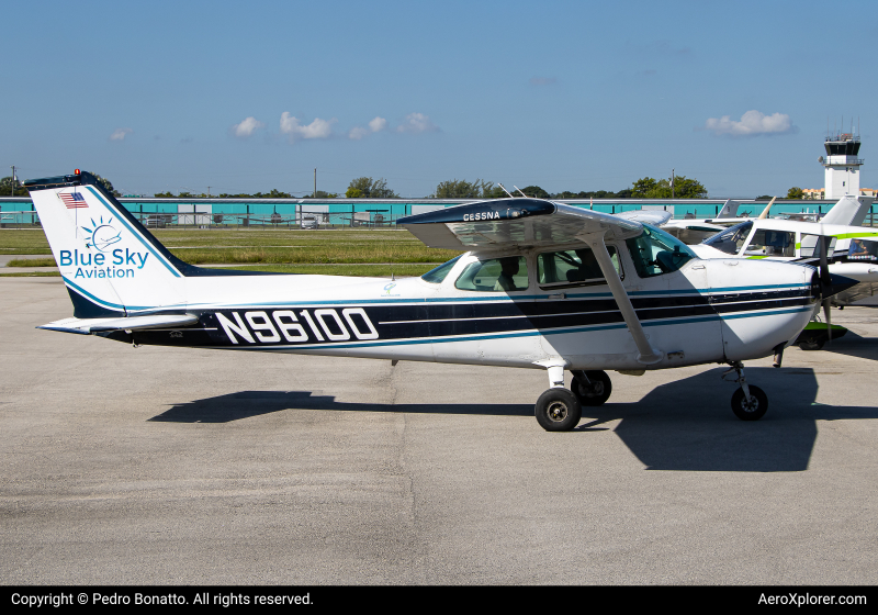 Photo of N96100 - PRIVATE Cessna 172 at HWO on AeroXplorer Aviation Database
