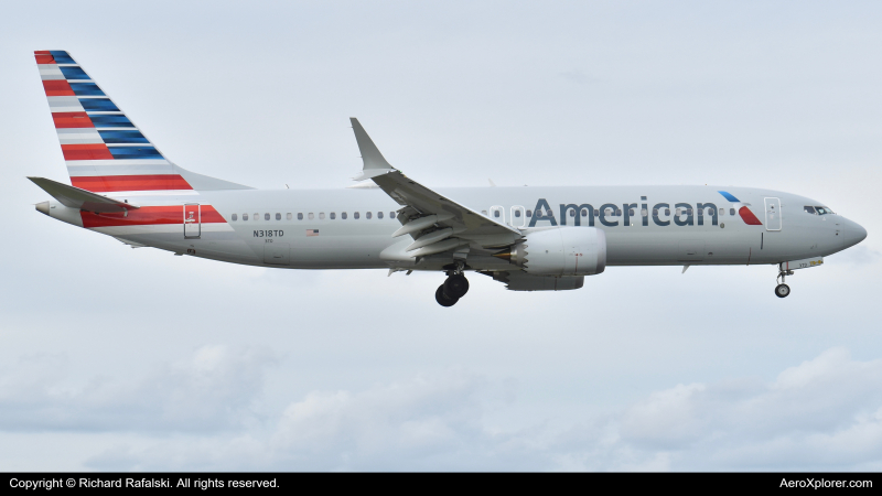 Photo of N318TD - American Airlines Boeing 737 MAX 8 at MIA on AeroXplorer Aviation Database