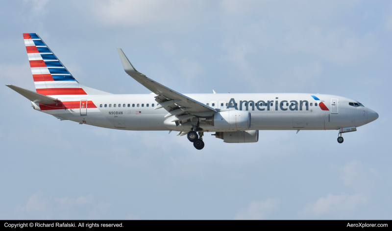 Photo of N908AN - American Airlines Boeing 737-800 at MIA on AeroXplorer Aviation Database