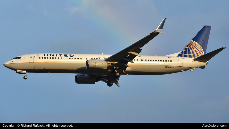 Photo of N36444 - United Airlines Boeing 737-900ER at MCO on AeroXplorer Aviation Database