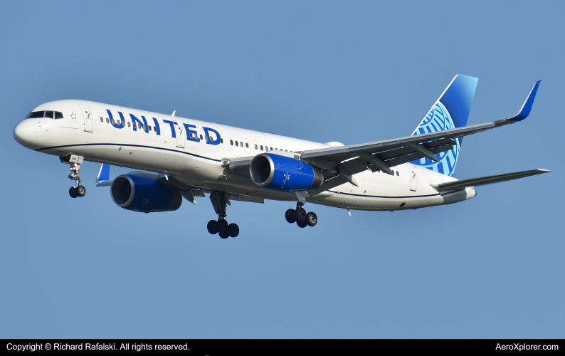 Photo of N14115 - United Airlines Boeing 757-200 at MCO on AeroXplorer Aviation Database