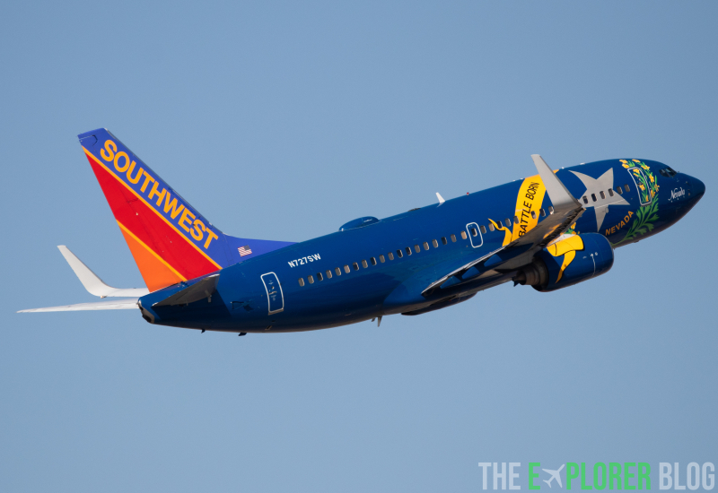 Photo of N727SW - Southwest Airlines Boeing 737-700 at IAH on AeroXplorer Aviation Database