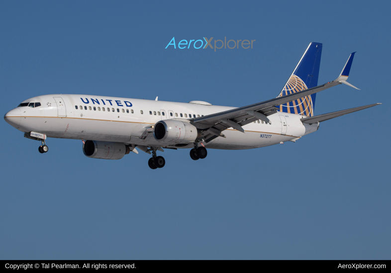 Photo of N37277 - United Airlines Boeing 737-800 at BWI on AeroXplorer Aviation Database