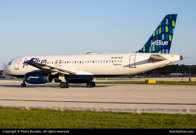 Photo of N579JB - JetBlue Airways Airbus A320 at FLL on AeroXplorer Aviation Database