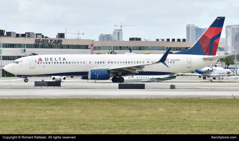 Photo of N868DN - Delta Boeing 737-900ER at FLL on AeroXplorer Aviation Database
