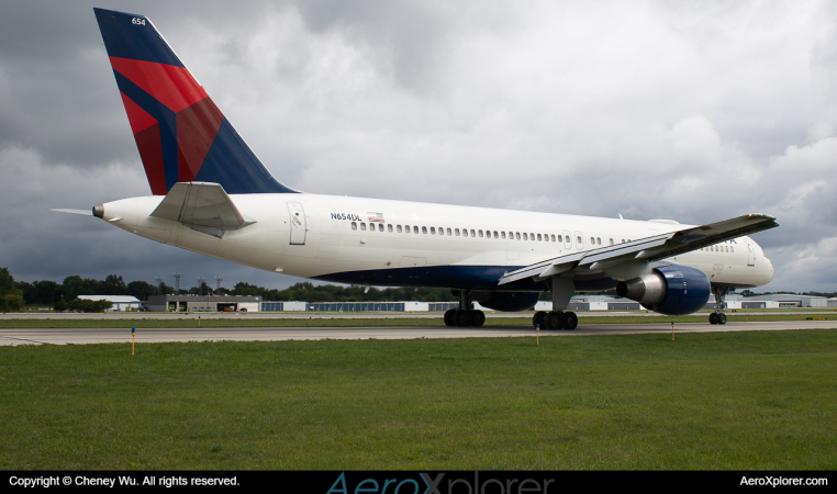 Photo of N654DL - Delta Airlines Boeing 757-200 at PTK on AeroXplorer Aviation Database