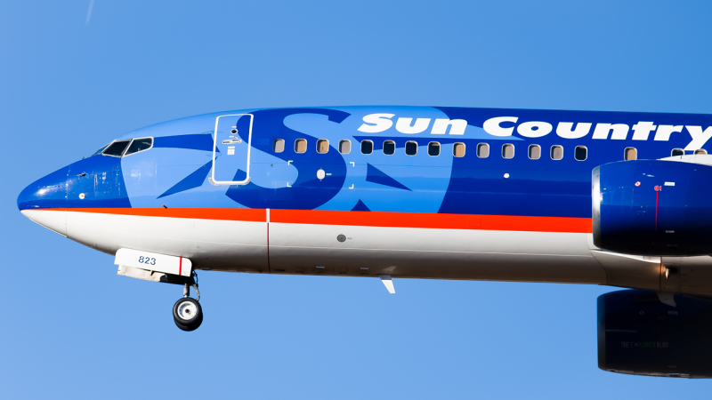 Photo of N823SY - Sun Country Airlines Boeing 737-800 at SAV on AeroXplorer Aviation Database