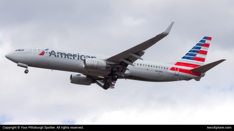 Photo of N818NN - American Airlines Boeing 737-800 at PIT on AeroXplorer Aviation Database