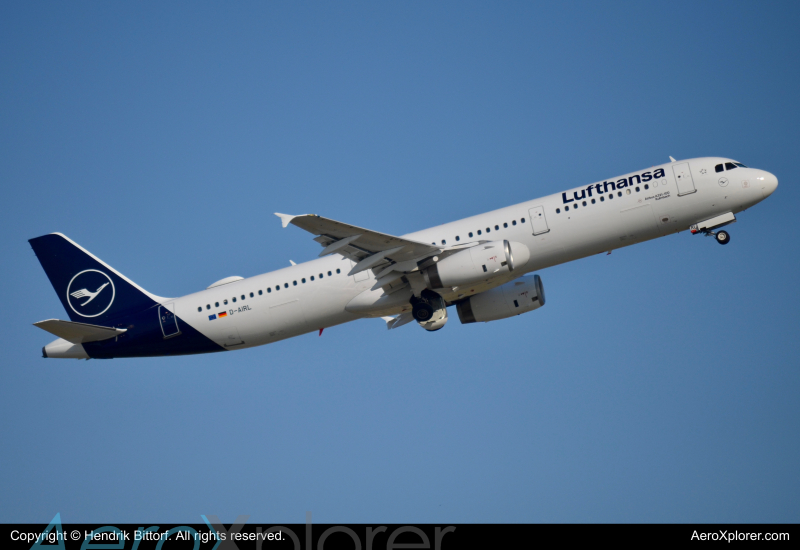 Photo of D-AIRL - Lufthansa Airbus A321-200 at DUS on AeroXplorer Aviation Database