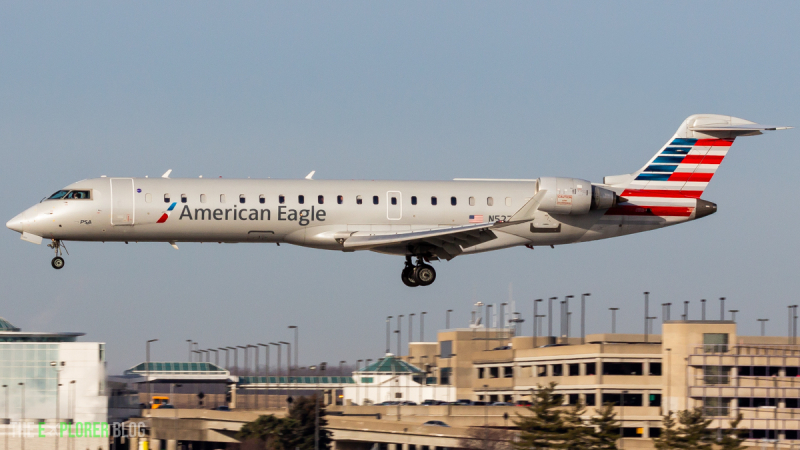 Photo of N527EA - American Airlines Mitsubishi CRJ-700 at CVG on AeroXplorer Aviation Database