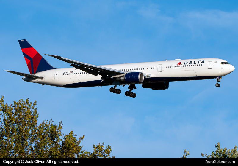 Photo of N831MH - Delta Airlines Boeing 767-400ER at JFK on AeroXplorer Aviation Database