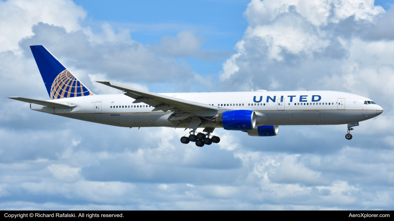 Photo of N209UA - United Airlines Boeing 777-200 at MCO on AeroXplorer Aviation Database