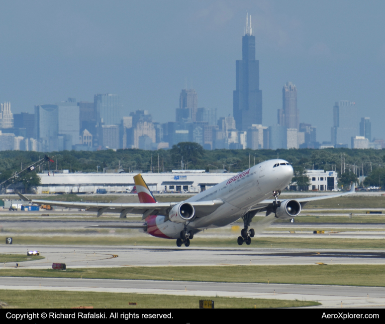 Photo of EC-LUB - Iberia Airbus A330-300 at ORD on AeroXplorer Aviation Database