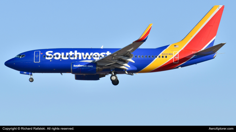 Photo of N220WN - Southwest Airlines Boeing 737-700 at PHX on AeroXplorer Aviation Database