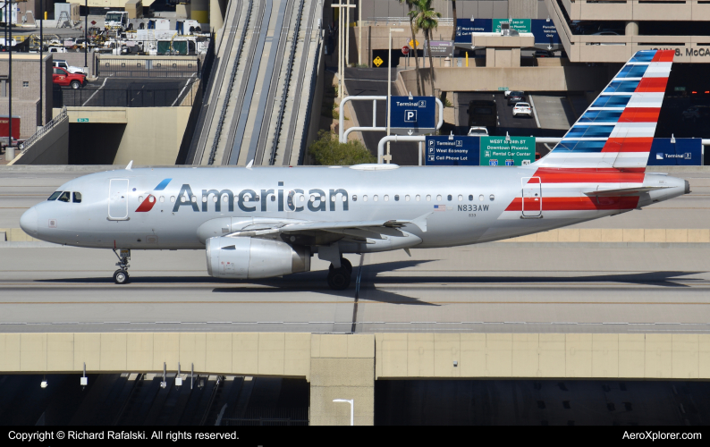 Photo of N833AW - American Airlines Airbus A319 at PHX on AeroXplorer Aviation Database