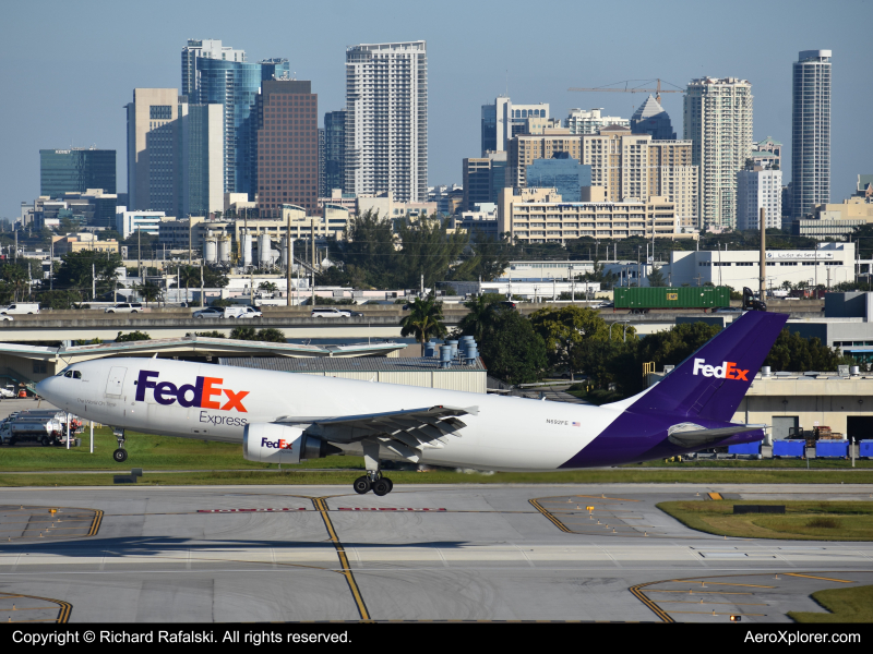 Photo of N692FE - FedEx Airbus A300F-600 at FLL on AeroXplorer Aviation Database