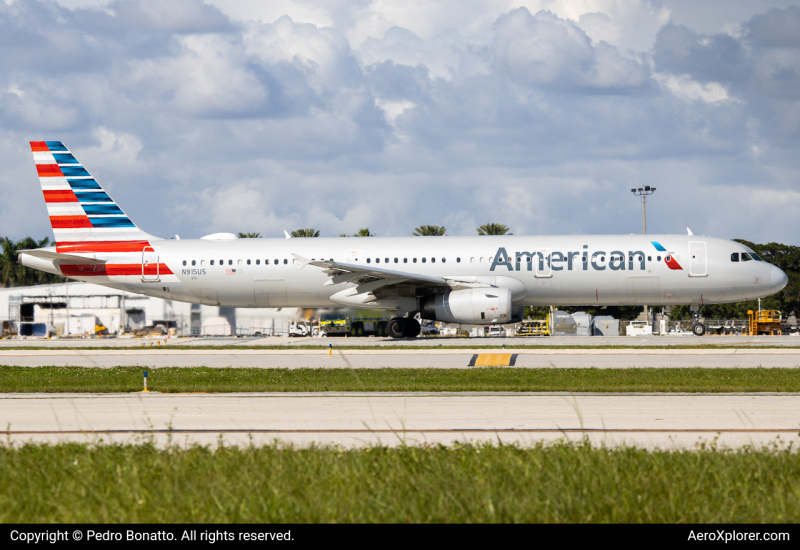 Photo of N915US - American Airlines Airbus A321-200 at FLL on AeroXplorer Aviation Database