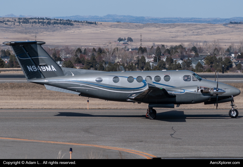 Photo of N949MA - PRIVATE Beechcraft King Air 200 at BIL on AeroXplorer Aviation Database