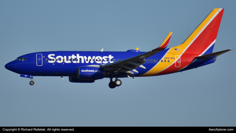 Photo of N487WN - Southwest Airlines Boeing 737-700 at ATL on AeroXplorer Aviation Database