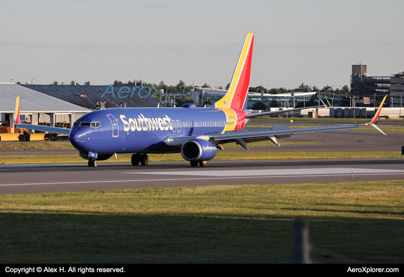 Photo of N8560Z - Southwest Airlines Boeing 737-800 at MHT on AeroXplorer Aviation Database