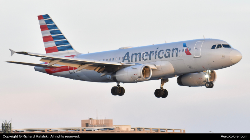 Photo of N838AW - American Airlines Airbus A319 at PHX on AeroXplorer Aviation Database