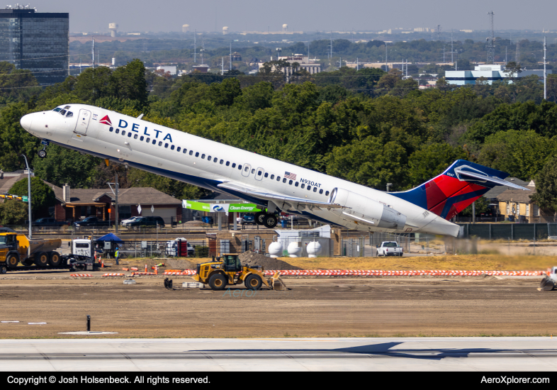 Photo of N930AT - Delta Airlines Boeing 717-200 at DAL on AeroXplorer Aviation Database