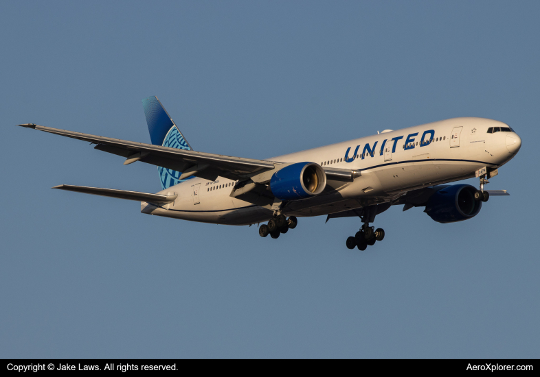 Photo of N778UA - United Airlines Boeing 777-200 at IAD on AeroXplorer Aviation Database