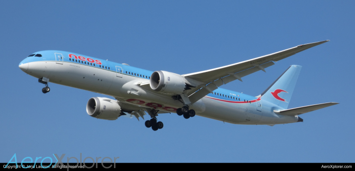 Photo of EI-NEO - Neos Boeing 787-9 at YYZ on AeroXplorer Aviation Database