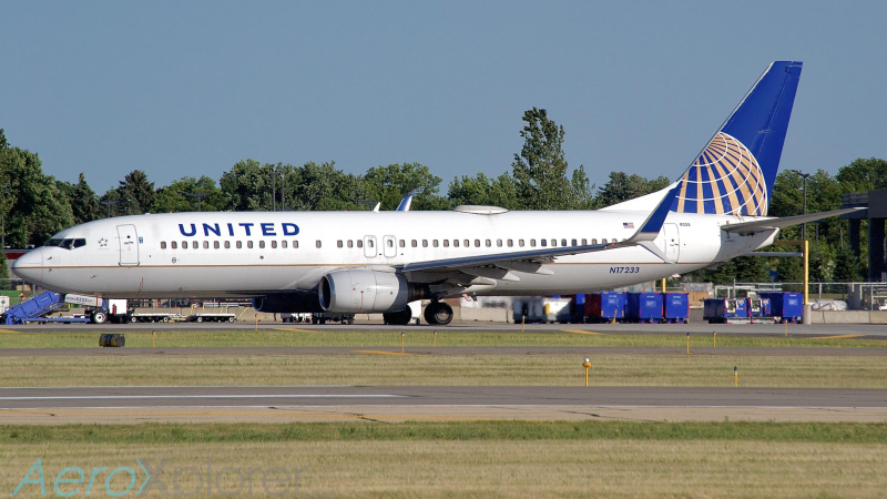 Photo of N17233 - United Airlines Boeing 737-800 at MSP on AeroXplorer Aviation Database