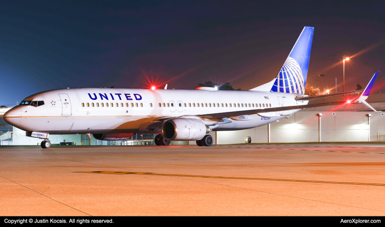 Photo of N76254 - United Airlines Boeing 737-800 at KTPA on AeroXplorer Aviation Database