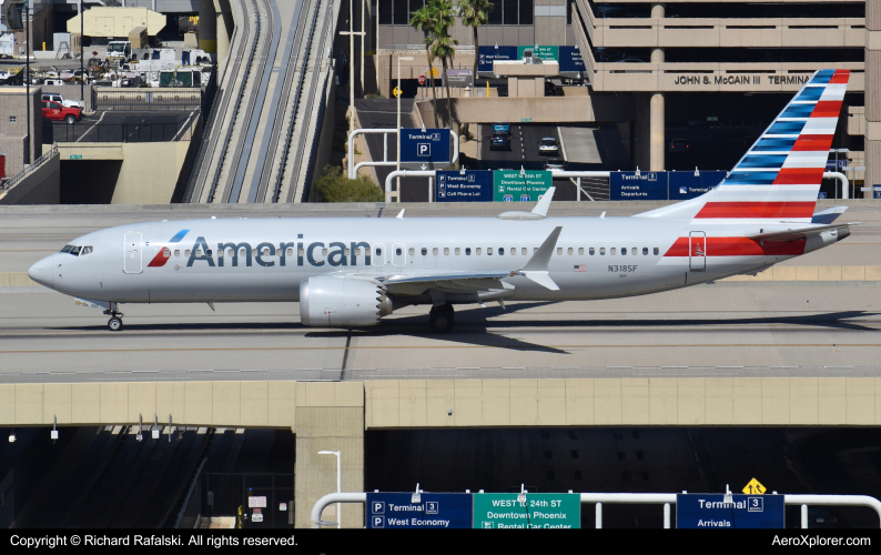 Photo of N318SF - American Airlines Boeing 737 MAX 8 at PHX on AeroXplorer Aviation Database