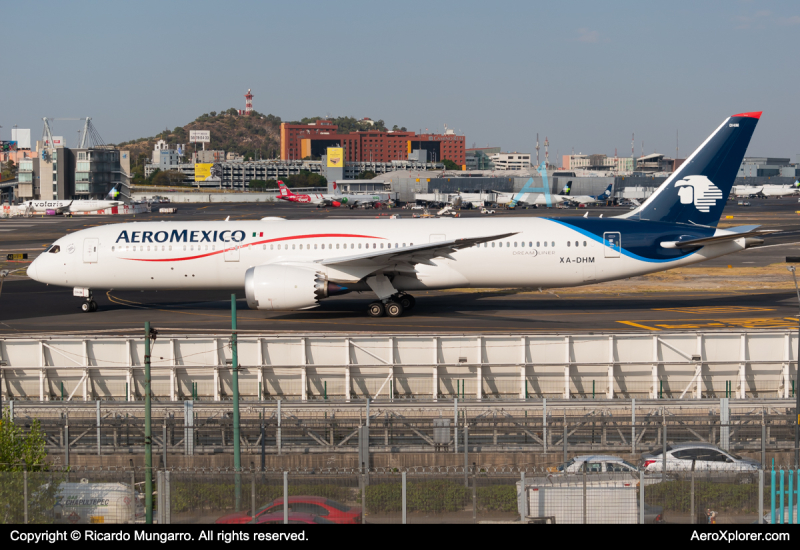 Photo of XA-DHM - Aeromexico Boeing 787-9 at MEX on AeroXplorer Aviation Database