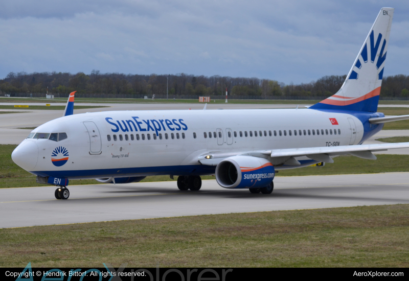 Photo of TC-SEN - SunExpress Boeing 737-800 at MUC on AeroXplorer Aviation Database