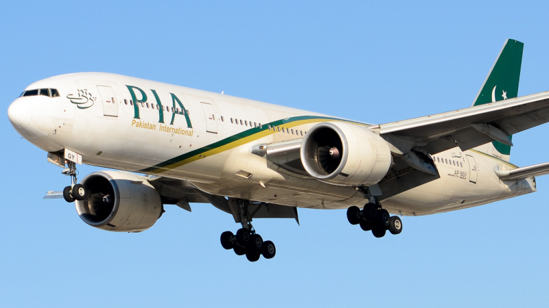 Photo of AP-BGY - Pakistan International Airlines Boeing 777-200LR at YYZ on AeroXplorer Aviation Database