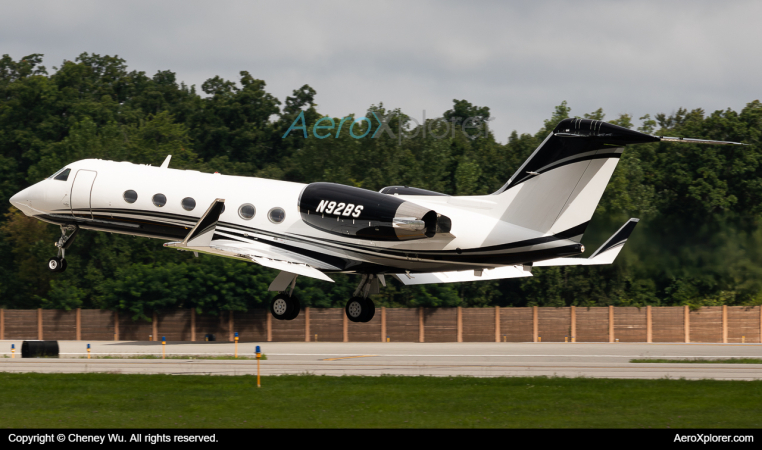 Photo of N92BS - PRIVATE Gulfstream IV at PTK on AeroXplorer Aviation Database