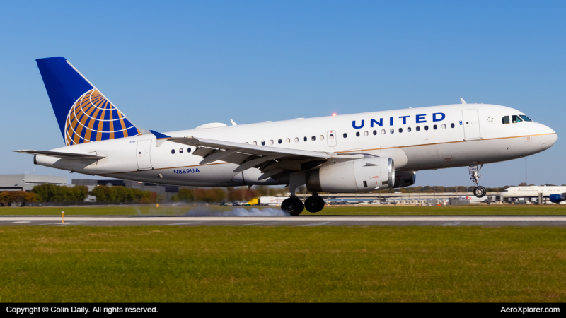 Photo of N889UA - United Airlines Airbus A319 at IAD on AeroXplorer Aviation Database