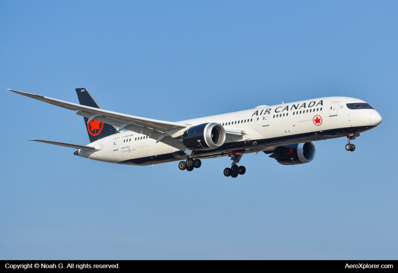 Photo of C-FRSR - Air Canada Boeing 787-9 at YYZ on AeroXplorer Aviation Database