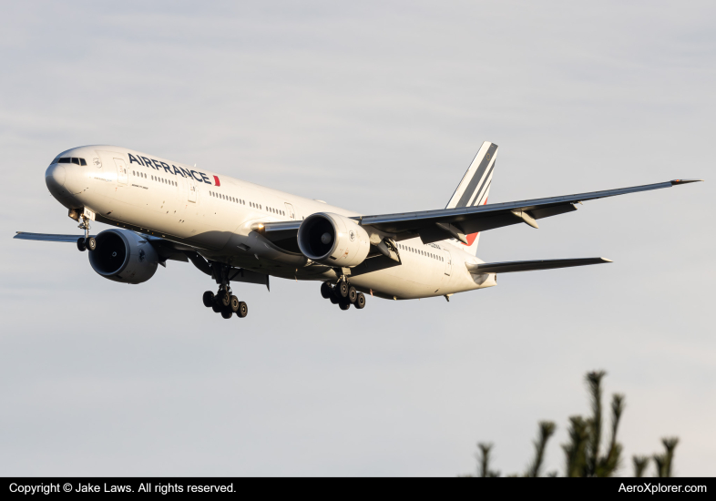 Photo of F-GZNA - Air France Boeing 777-300ER at IAD on AeroXplorer Aviation Database