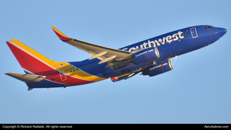 Photo of N222WN - Southwest Airlines Boeing 737-700 at PHX on AeroXplorer Aviation Database