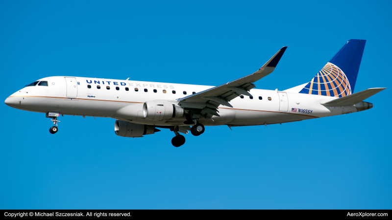 Photo of N165SY - United Express Embraer E175 at ORD on AeroXplorer Aviation Database