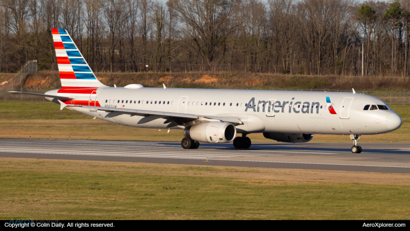 Photo of N582UW - American Airlines Airbus A321-200 at CLT on AeroXplorer Aviation Database