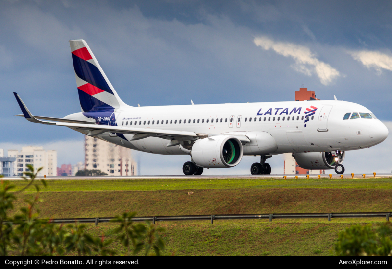 Photo of PR-XBD - LATAM Airbus A320NEO at CGH on AeroXplorer Aviation Database