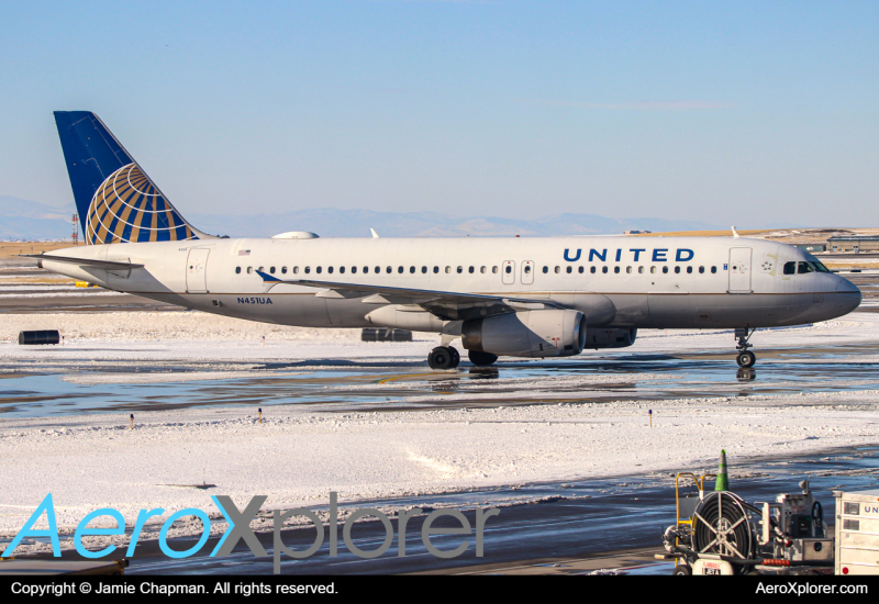 Photo of N451UA - United Airlines Airbus A320 at DEN on AeroXplorer Aviation Database