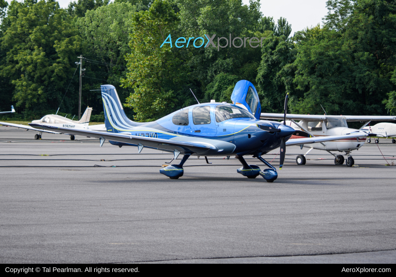 Photo of N22KQ - PRIVATE Cirrus SR-22 at GAI on AeroXplorer Aviation Database