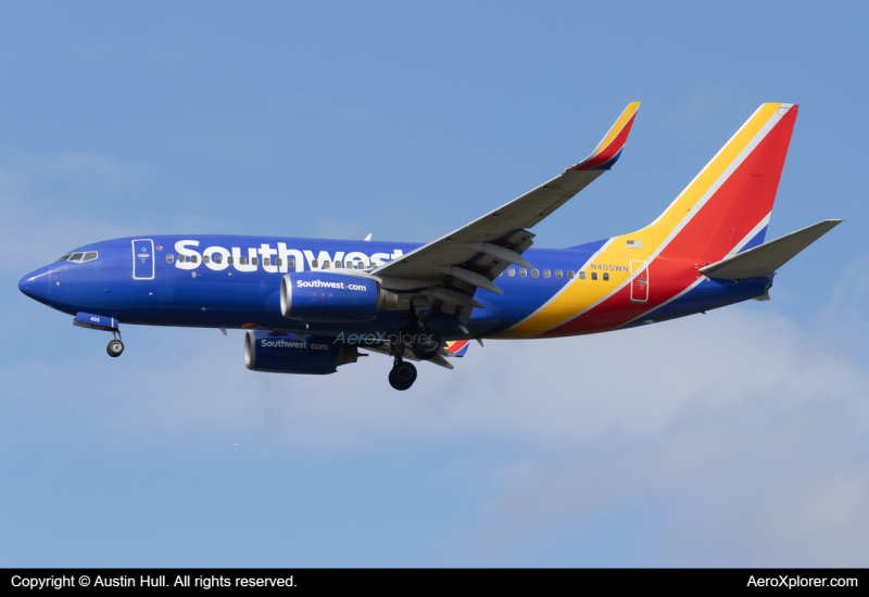 Photo of N405WN - Southwest Airlines Boeing 737-700 at PIT on AeroXplorer Aviation Database