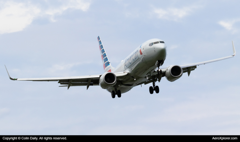 Photo of N950NN - American Airlines Boeing 737-800 at DCA on AeroXplorer Aviation Database