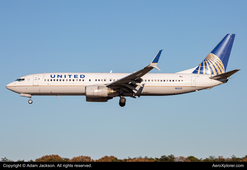 Photo of N12221 - United Airlines Boeing 737-800 at BWI on AeroXplorer Aviation Database
